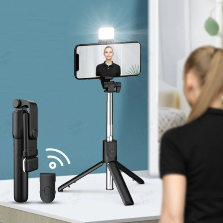 📢📢50 % Rabatt!! ⏰✨ Multifunktionaler magnetischer 4-in-1-Selfie-Stick mit 360°-Drehung📸Erschließe jeden Kreativ-Winkel!